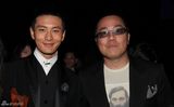 组图：黄晓明捧大奖风趣解读今冬时尚