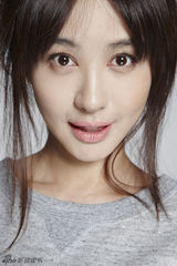 组图：李菲儿清暖素颜写真洒泪惹人怜