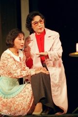 组图：粤剧大师红线女生前留影合集 优雅动人