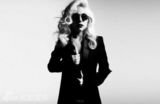 组图：Lady Gaga再登杂志封面 黑白搞怪风格依旧