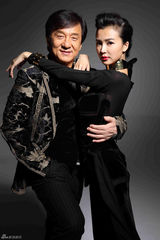 高清图：成龙姚星彤贺岁大片摩登时尚