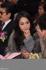 高清图：刘德华梁朝伟阿娇(钟欣桐)出席活动星光耀眼