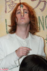 组图：复刻披头士演唱会香港举行 街头忙宣传