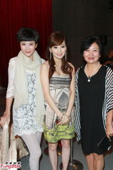 组图：亚姐面试水平参差 评委罗霖要求三高