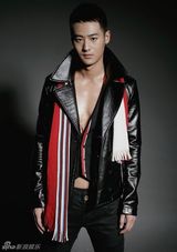 幻灯图：亓航(启航)魅力“质男”写真 展黑色深度质感