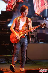 组图：动力火车16日开唱 S.H.E到场力挺