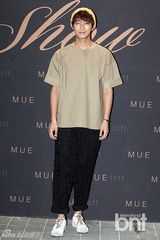 组图：权相佑等亮相时尚派对 韩彩英宽衫遮孕肚