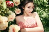 组图：袁姗姗薄纱裙写真 花丛美人娇艳秀乳沟