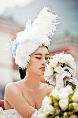 组图：甘露唯美婚纱大片 奢华质感诠释贵族豪气