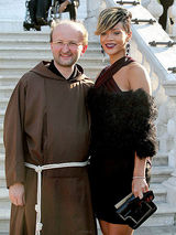 幻灯：好莱坞星闻动向 罗伯茨闯印度碧昂斯玩F1