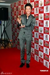 幻灯图：音乐风云榜十年盛典 星级艺人盛装出席