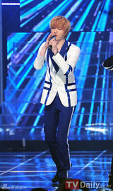 组图：BEAST凭《美丽的夜晚》获MCountdown三冠王