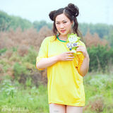 幻灯图：芙蓉姐姐穿巴西队服 捧大力神杯拍写真