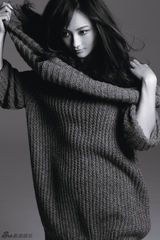 组图：姚笛冬季写真长发微卷冷酷到底