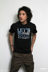 组图：Shine周末开演唱会 推系列周边产品