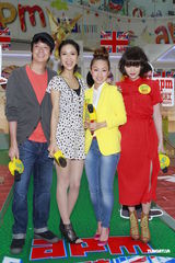 组图：薛凯琪送父亲护肤品 曝杜汶泽美国养病