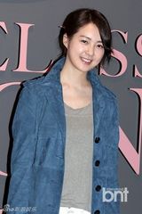 组图：李钟硕2AM瑟雍等帅气出席戴妃摄影发布会