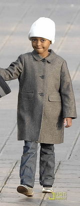 高清组图：皮特朱莉一家人乘坐快艇回威尼斯