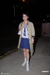 组图：曾志伟生日会指定穿校服 成龙刘嘉玲祝贺