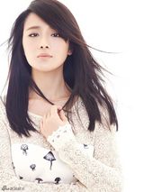 组图：周显欣春装大片曝光 引领时尚短发潮流