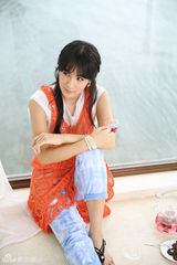 组图：蔡妍新歌MV首波花絮图曝光 风格清新恬淡