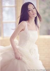 组图：疑似李亚鹏激吻女私照 容貌清纯可人