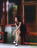 幻灯图集：赵薇登《时尚》杂志封面 展成熟魅力