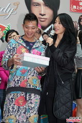 组图：《My盛Lady》造势 黄子华徐子珊亲密亮相