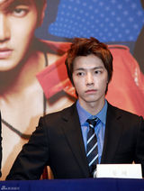 高清组图：Super Junior发新专辑 10成员穿正装亮相