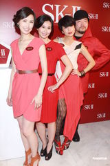 组图：徐濠萦不与老公过节 郭蔼明带妹妹亮相