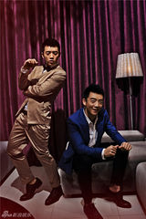 组图：郑恺演绎时尚宅男 绅士居家别具亲和