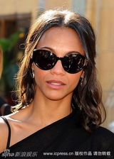 幻灯组图：卡梅隆留名星光大道 施瓦辛格到场助阵