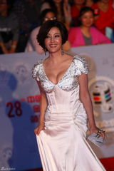 组图：第28届金鸡奖红毯 群星云集女星美艳男星帅气