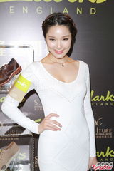 组图：高海宁大秀玉背 李亚男罕有秀性感