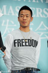 组图：《一仆二主》张嘉译搭档闫妮陷三角恋