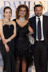 组图：秦海璐与索菲亚罗兰同台 雍容华贵亮相