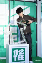 组图：方大同变身设计师 被粉丝围攻现场混乱 