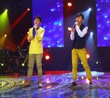 组图：《一起音乐吧》歌手亮相 夏日装冰爽来袭