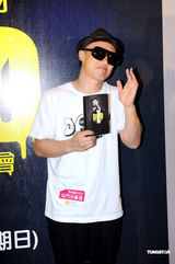 高清组图：陈奕迅笑言自己无心肝 有意看哈林演出