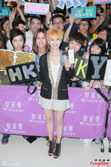 组图：孙燕姿产后身材好 内地18城巡演开启