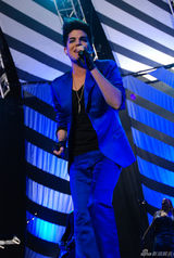 组图：亚当兰伯特上海妩媚开唱眼线撩人