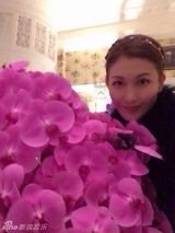 组图：众星欢乐拜大年 森碟可爱林依晨异国祝福