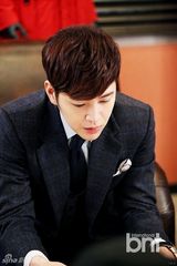 组图：张根硕IU《漂亮男人》幕后照独家揭秘