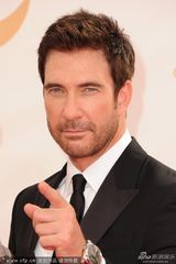 组图：第65届电视艾美奖红毯明星