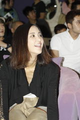 组图：阿朵《烟雨凤凰》答谢会 张歆艺瞿颖助阵