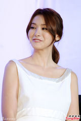 组图：韩星柳仁英赴台代言 望与周杰伦合作