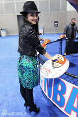 组图：黄奕讲述NBA梦游记花絮故事 揭秘全明星周末