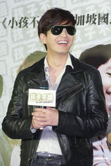 组图：陈晓东新片上演裸奔 巫启贤饰演黑社会老大