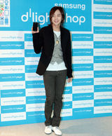 高清组图：张根锡首尔办签名会 帅气阳光全程微笑