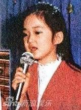 组图：50余明星童年照片大曝光 萌囧表情大不同